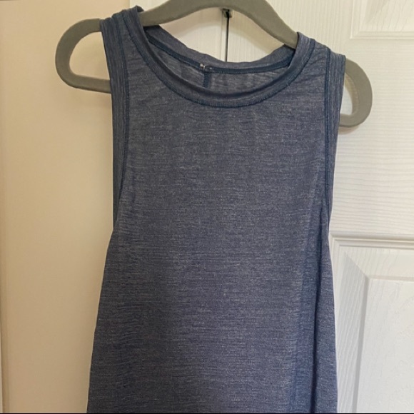 Lululemon workout tank - Picture 3 of 5